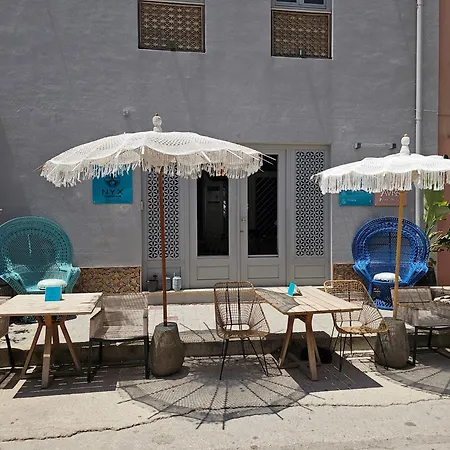 Готель Nyx Chic Manor