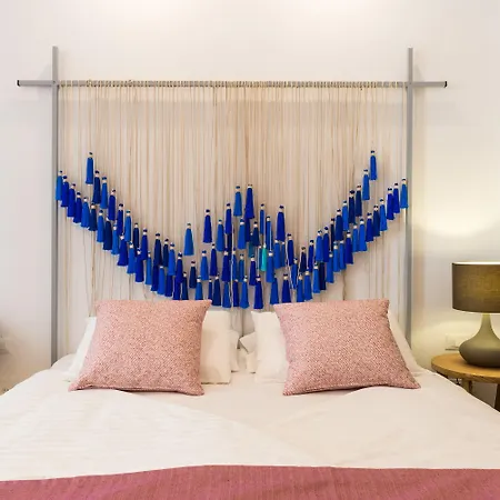 Готель Nyx Chic Manor