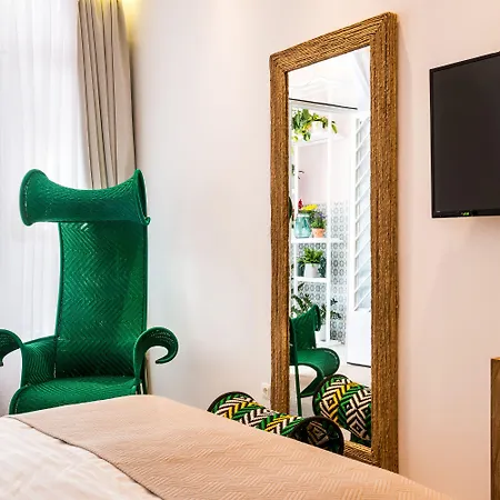 Nyx Chic Manor Готель