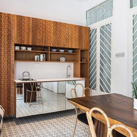 Готель Nyx Chic Manor 3*