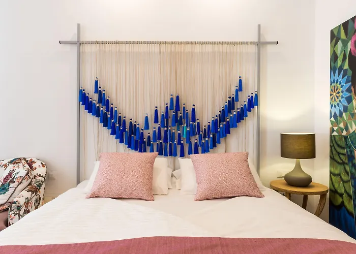 Hotel Nyx Chic Manor