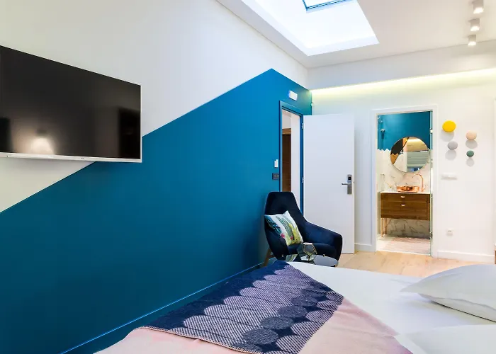 Nyx Chic Manor Hotel