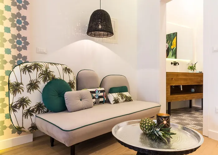 Nyx Chic Manor Hotel