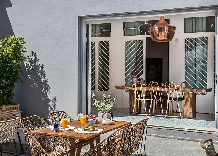 Hotel Nyx Chic Manor