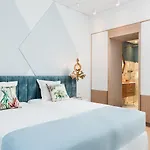 Nyx Chic Manor Отель