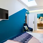 Nyx Chic Manor Отель