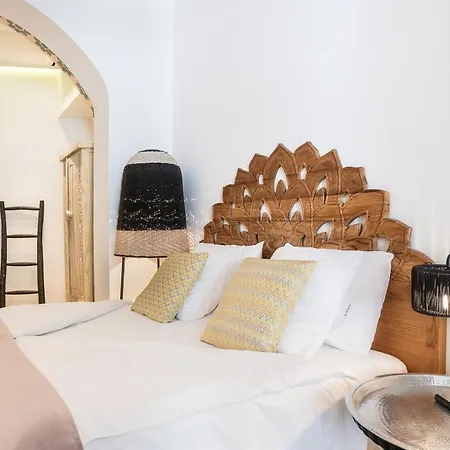 Nyx Chic Manor Hotel 3*