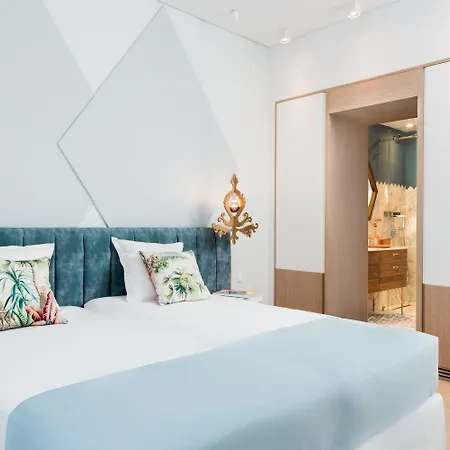 Nyx Chic Manor Hotel