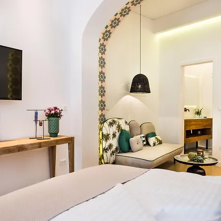 Nyx Chic Manor Szálloda Hriszí Aktí Haniá