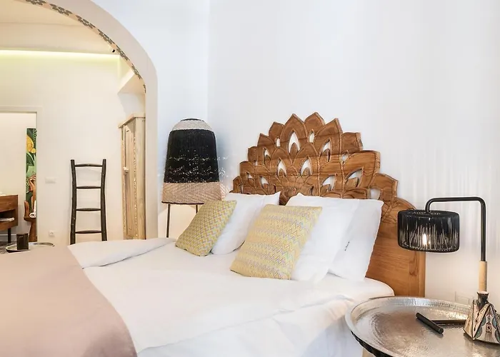 Nyx Chic Manor Hotel 3*