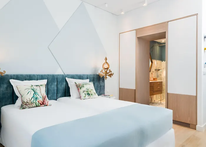 Nyx Chic Manor فندق