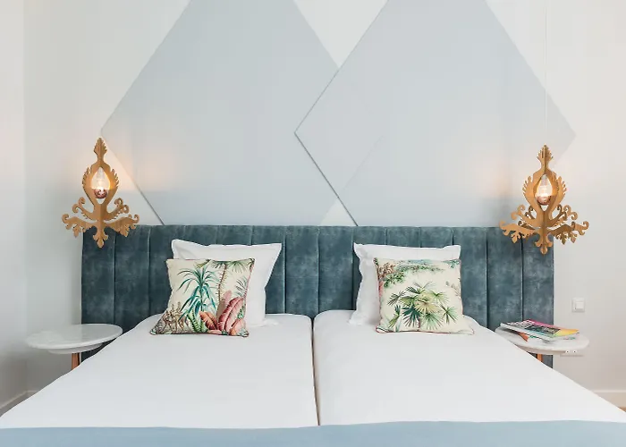 Hotel Nyx Chic Manor 3*