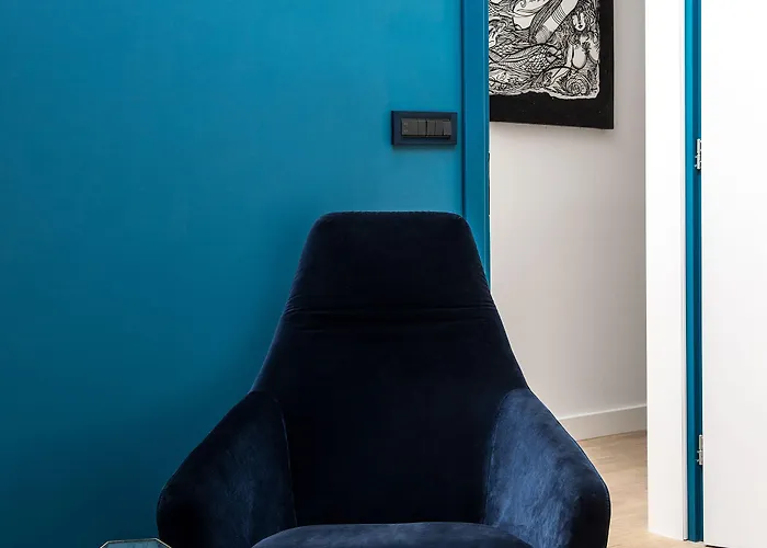 Nyx Chic Manor خانيا