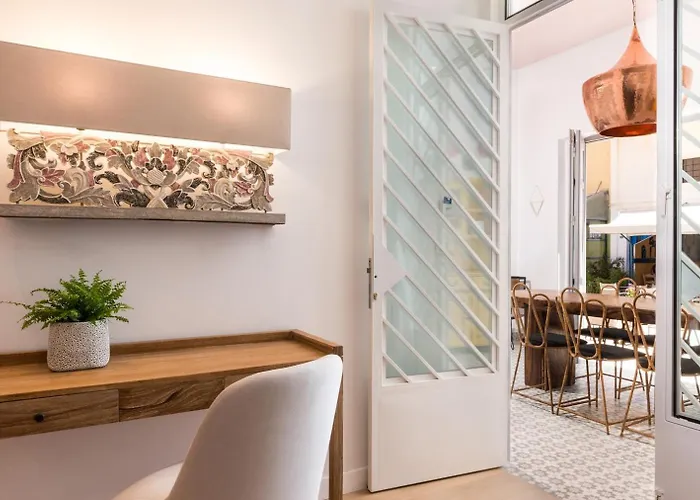 Nyx Chic Manor فندق