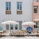 Nyx Chic Manor 3*