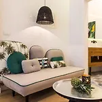 Nyx Chic Manor Hotel