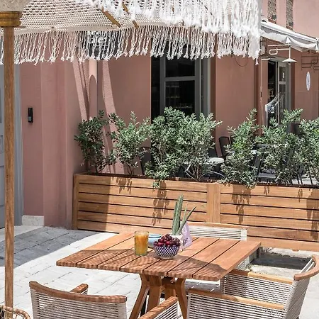 Hotel Nyx Chic Manor