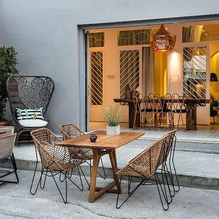 Nyx Chic Manor Otel 3*