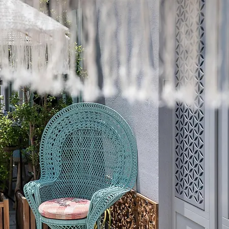 Nyx Chic Manor Hotel