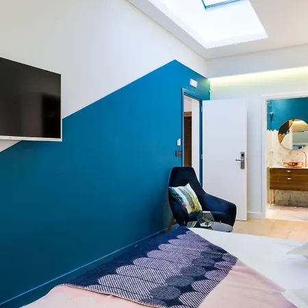 Nyx Chic Manor Hotel