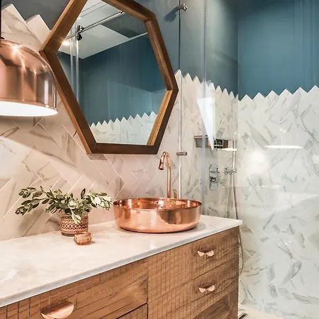 Hotel Nyx Chic Manor 3*