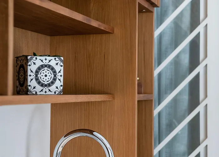 Nyx Chic Manor 酒店 3*